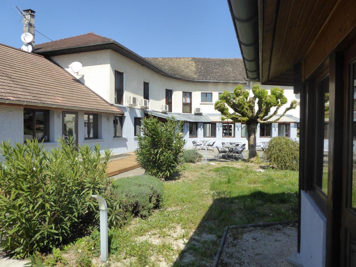 Auberge De La Paillere Lavours Bagian luar foto