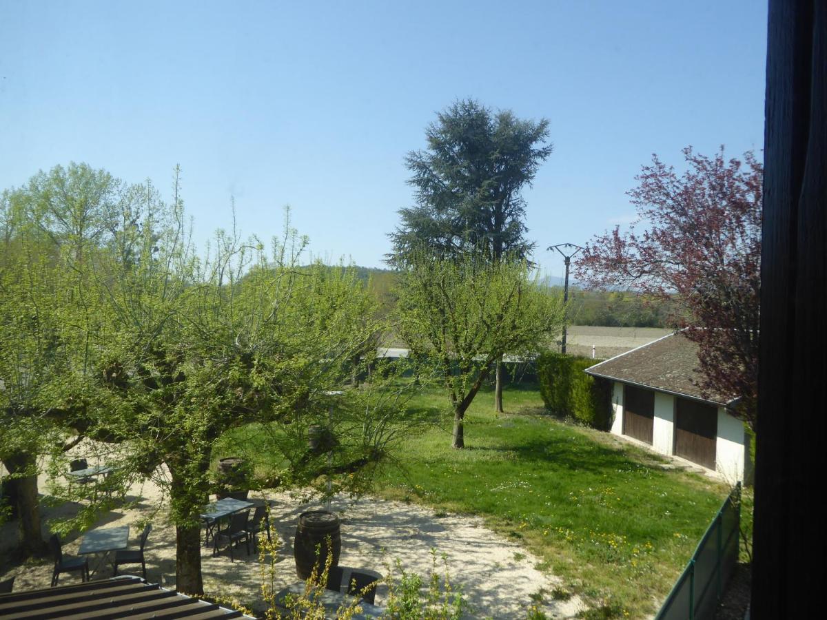 Auberge De La Paillere Lavours Bagian luar foto