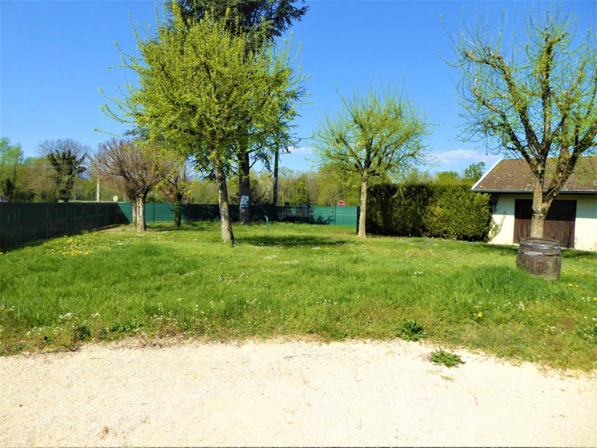 Auberge De La Paillere Lavours Bagian luar foto