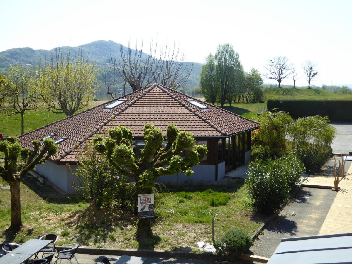 Auberge De La Paillere Lavours Bagian luar foto
